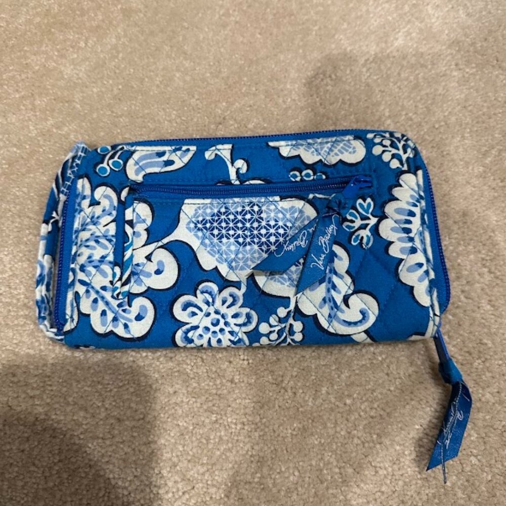 Vera bradley front zip wallet